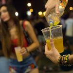 Los jóvenes españoles beben menos, pero no son todas buenas noticias